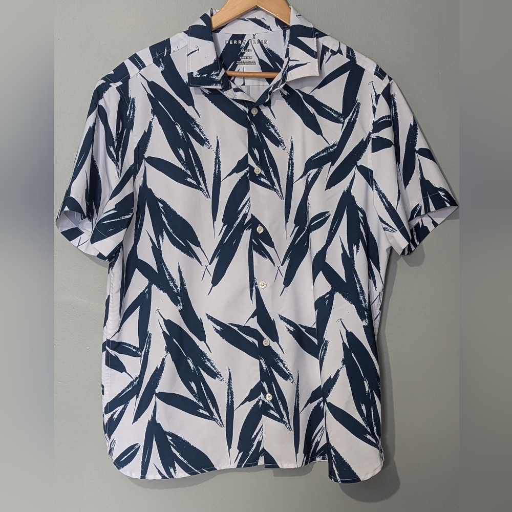 Perry Ellis Navy and White Leaf Print Shirt Men's XL Casual